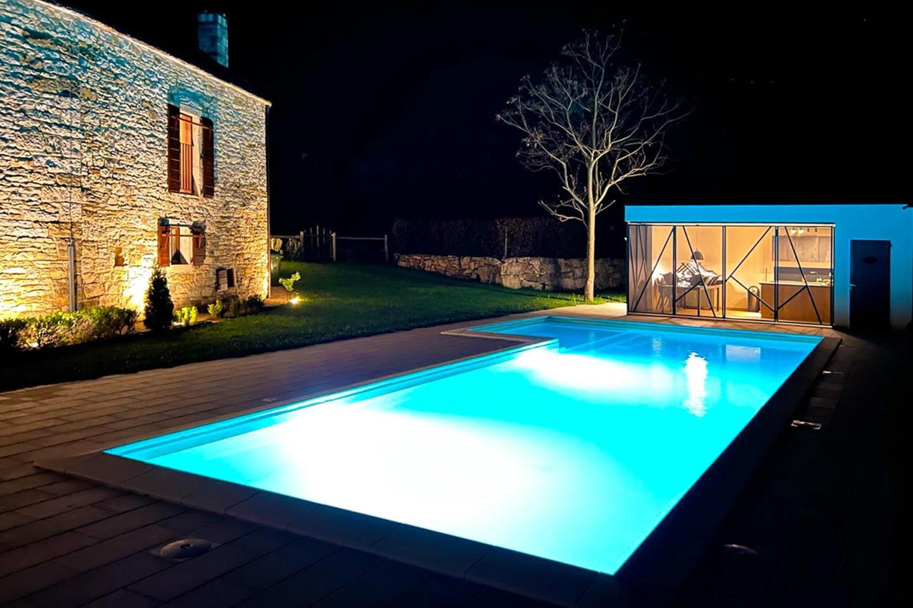 Villas Martincici With Large Pool Groznjan Exterior photo